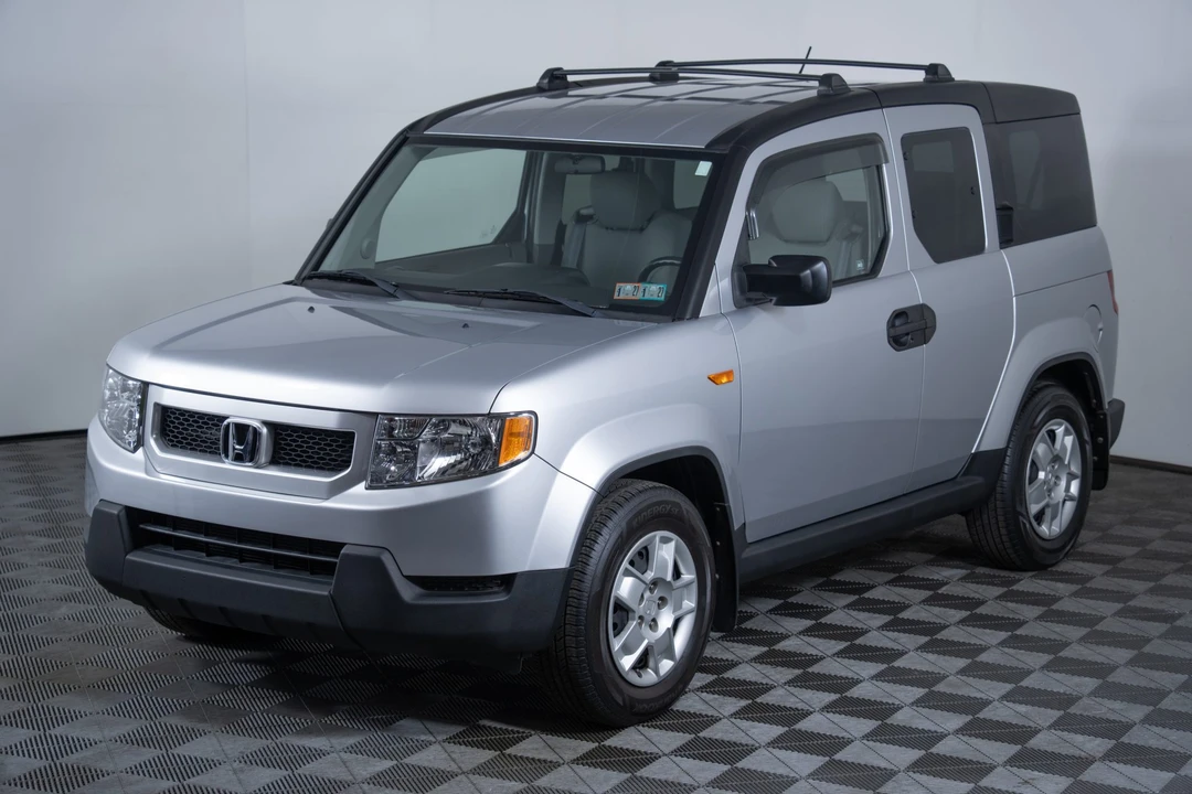 2011 Honda Element - Image 2 of 31