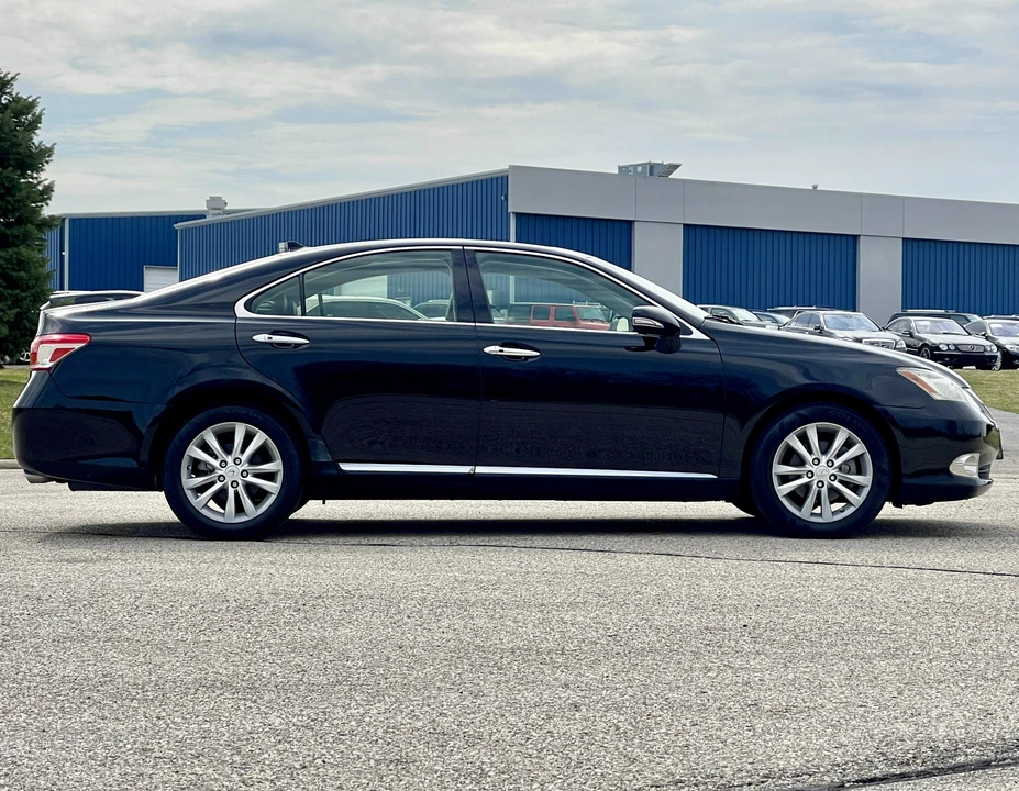 2011 Lexus ES 5th Gen - Image 23 of 31