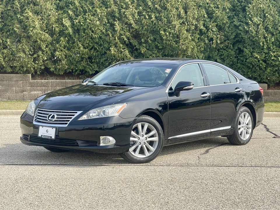2011 Lexus ES 5th Gen - Image 11 of 31