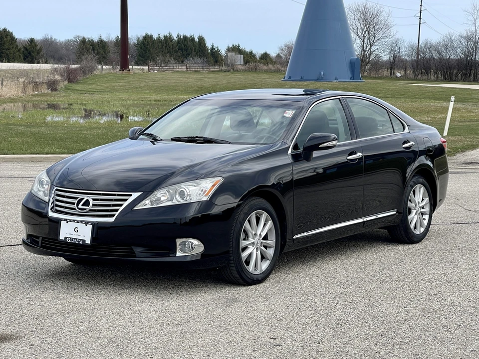 2011 Lexus ES 5th Gen - Image 16 of 31