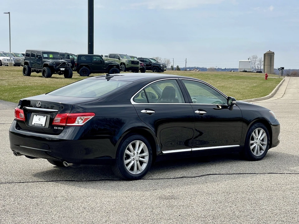2011 Lexus ES 5th Gen - Image 28 of 31