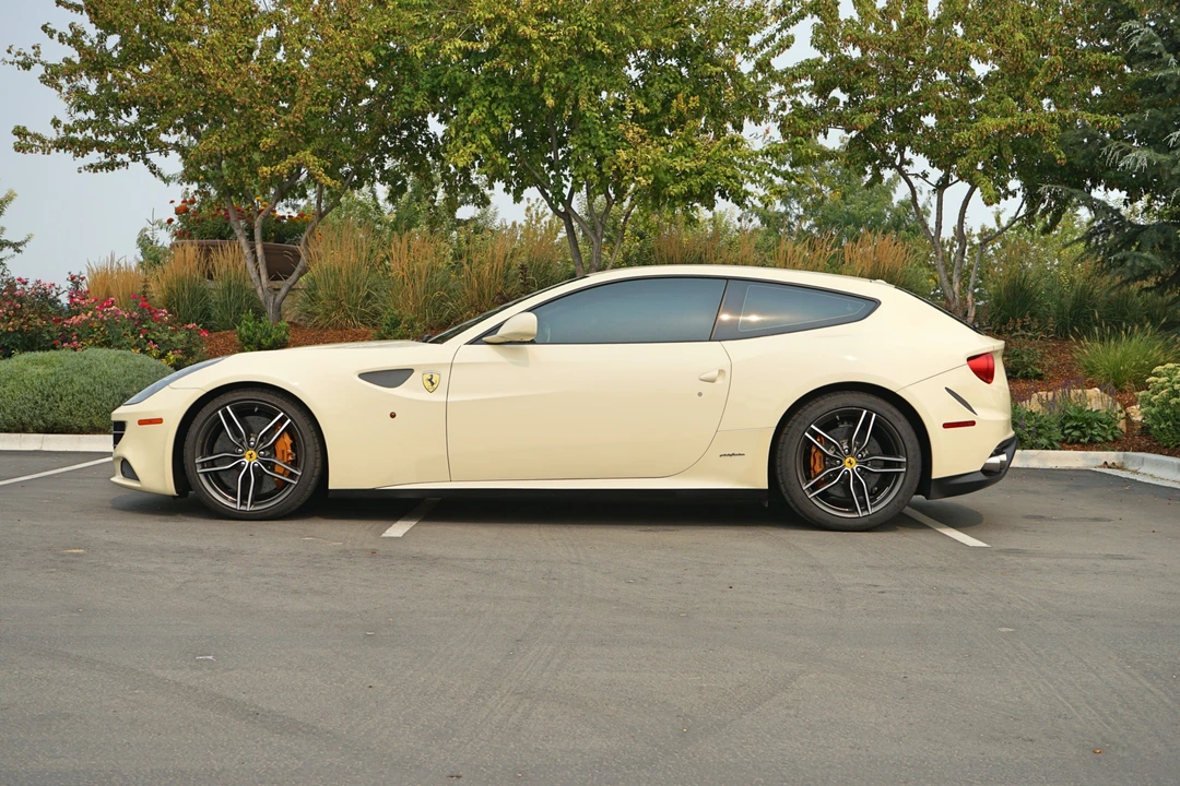 2012 Ferrari FF - Image 10 of 31
