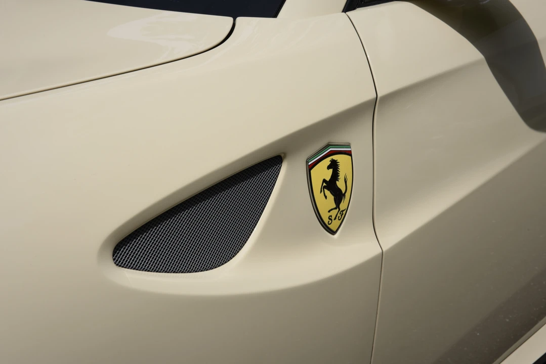 2012 Ferrari FF - Image 27 of 31