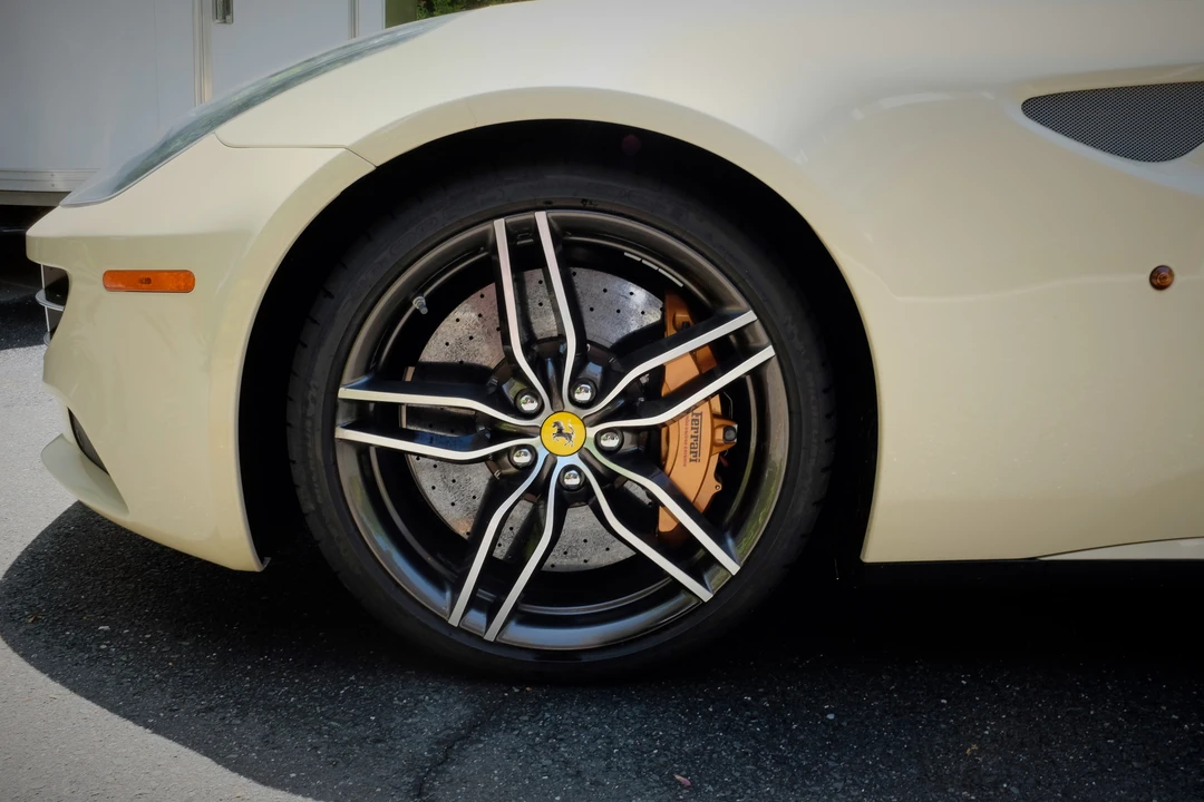 2012 Ferrari FF - Image 26 of 31