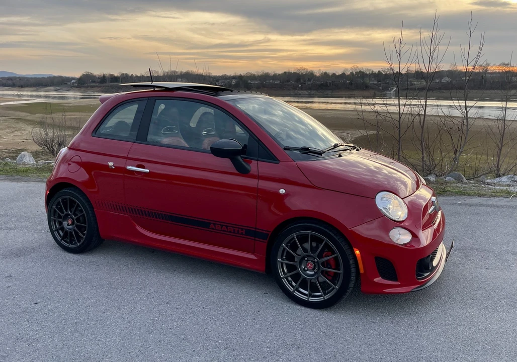 2013 Fiat Abarth 500 - Image 2 of 31