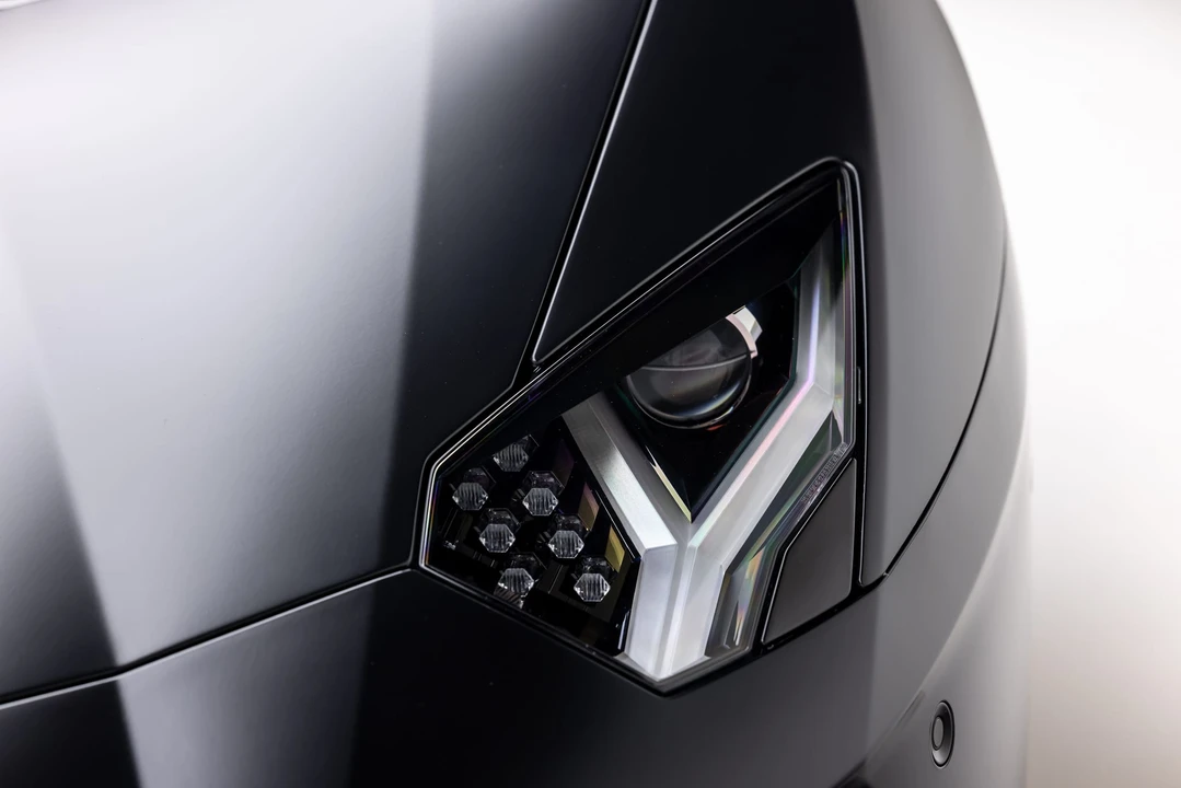 2013 Lamborghini Aventador LP700-4 - Image 25 of 31