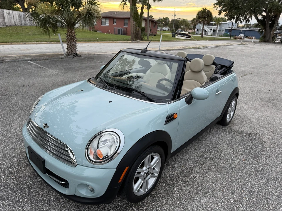 2013 Mini Coupe & Roadster - Image 18 of 31