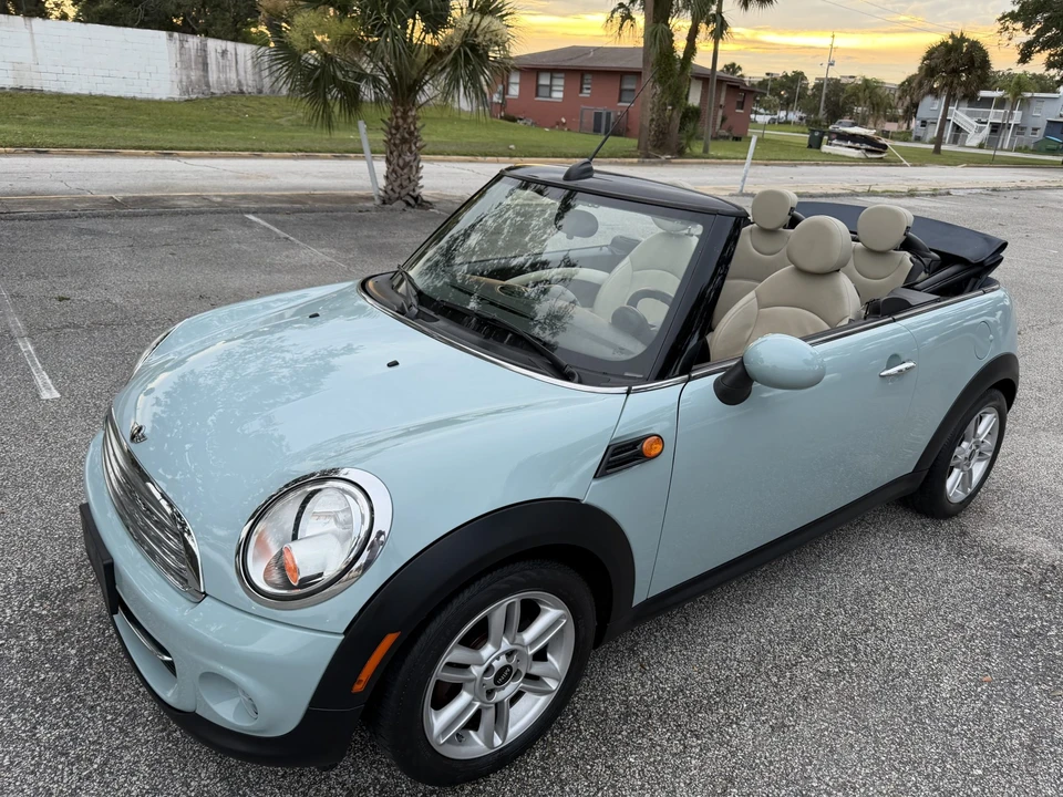 2013 Mini Coupe & Roadster - Image 19 of 31