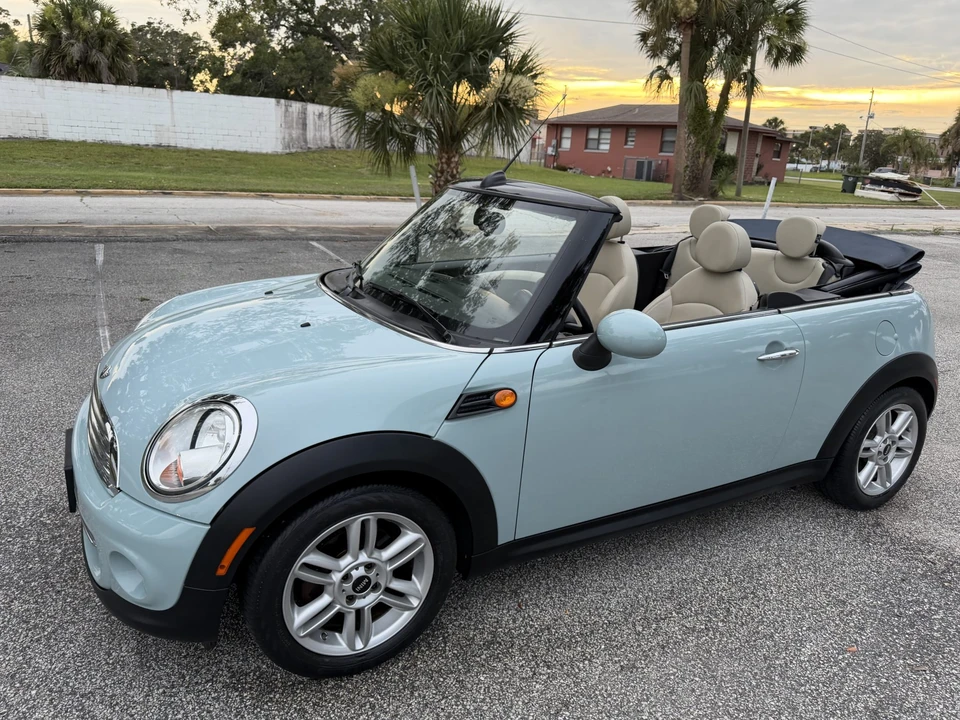 2013 Mini Coupe & Roadster - Image 20 of 31