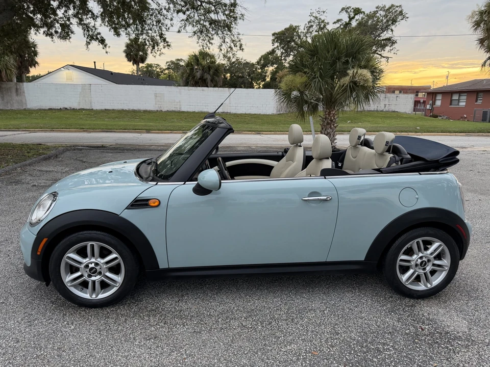 2013 Mini Coupe & Roadster - Image 22 of 31