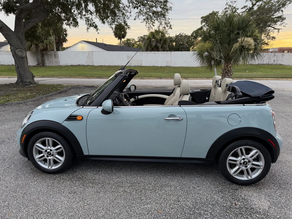 2013 Mini Coupe & Roadster - Image 23 of 31