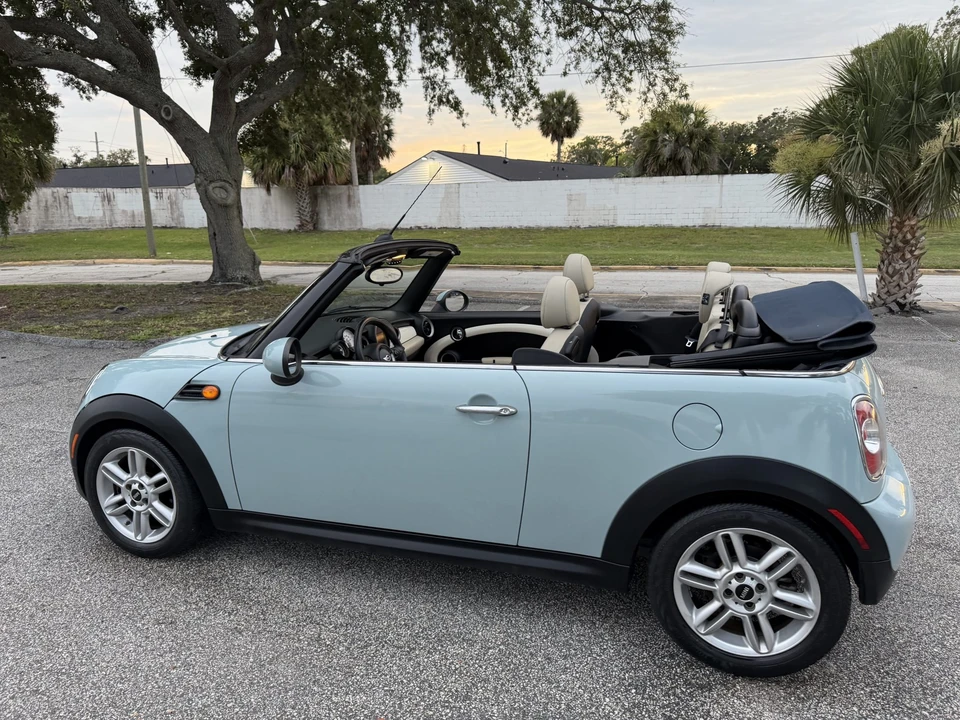 2013 Mini Coupe & Roadster - Image 24 of 31