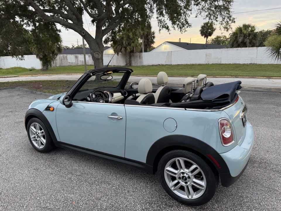 2013 Mini Coupe & Roadster - Image 25 of 31