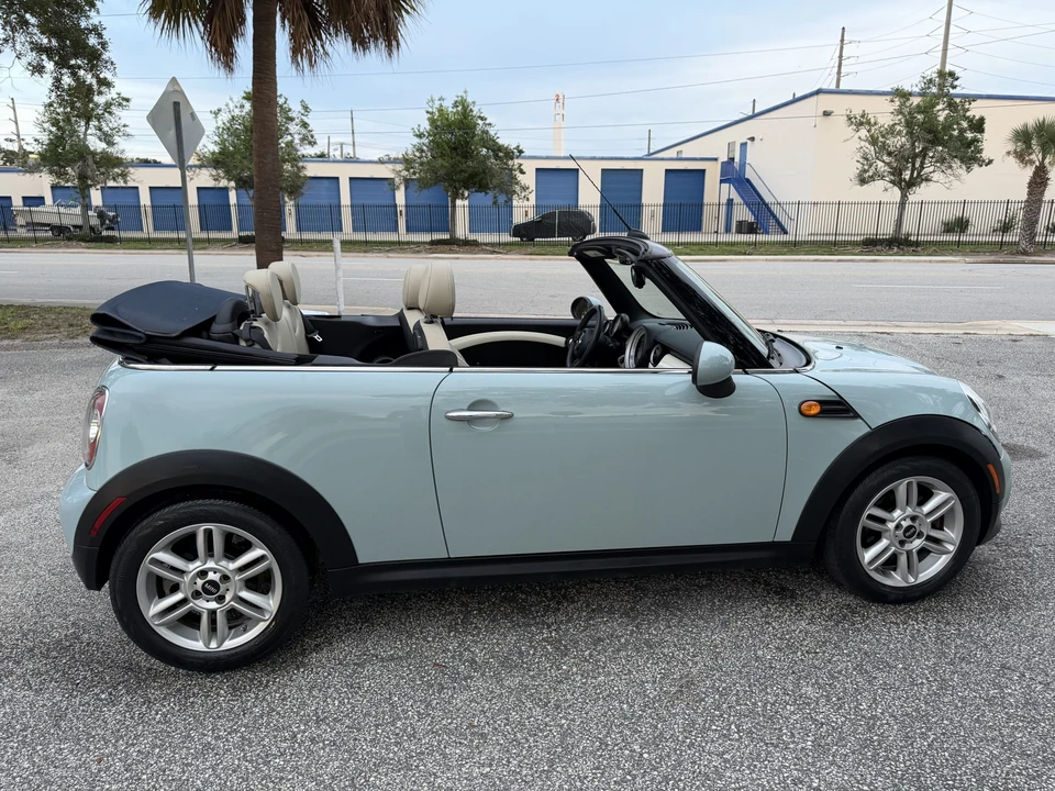 2013 Mini Coupe & Roadster - Image 28 of 31