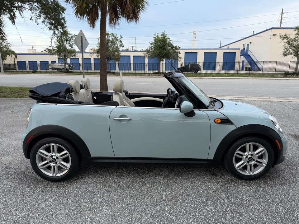 2013 Mini Coupe & Roadster - Image 29 of 31