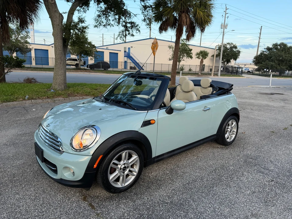2013 Mini Coupe & Roadster - Image 2 of 31