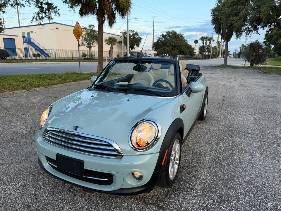 2013 Mini Coupe & Roadster - Image 3 of 31