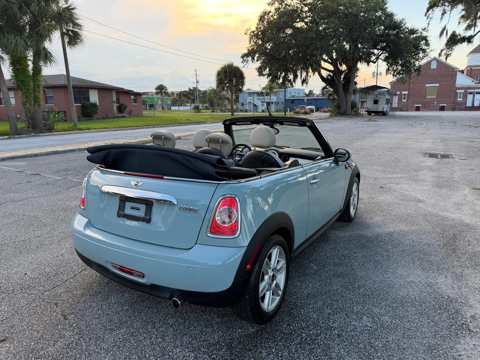2013 Mini Coupe & Roadster - Image 9 of 31