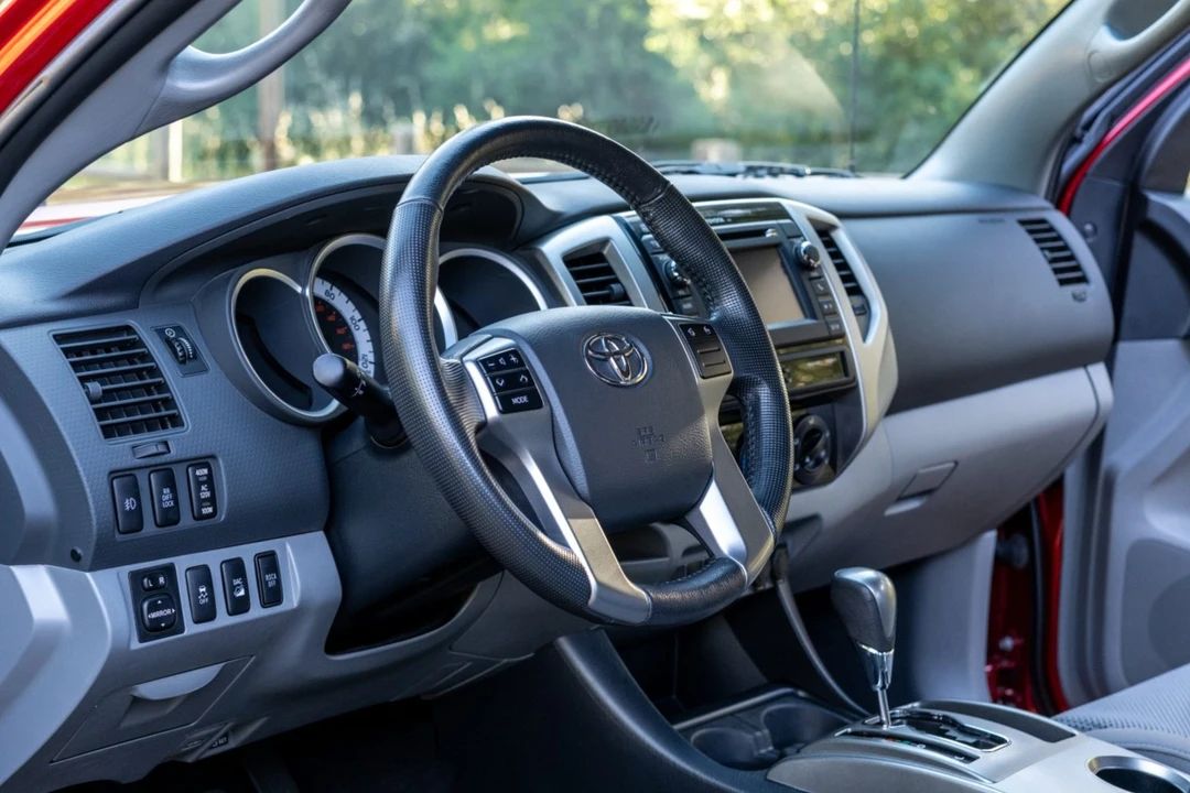 2013 Toyota Tacoma 2nd Gen - Image 5 of 6