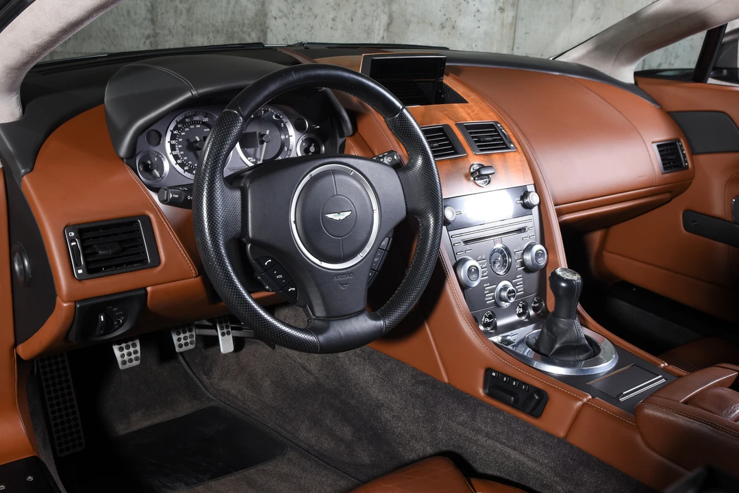 2014 Aston Martin V8 Vantage (2006-2017) - Image 25 of 31