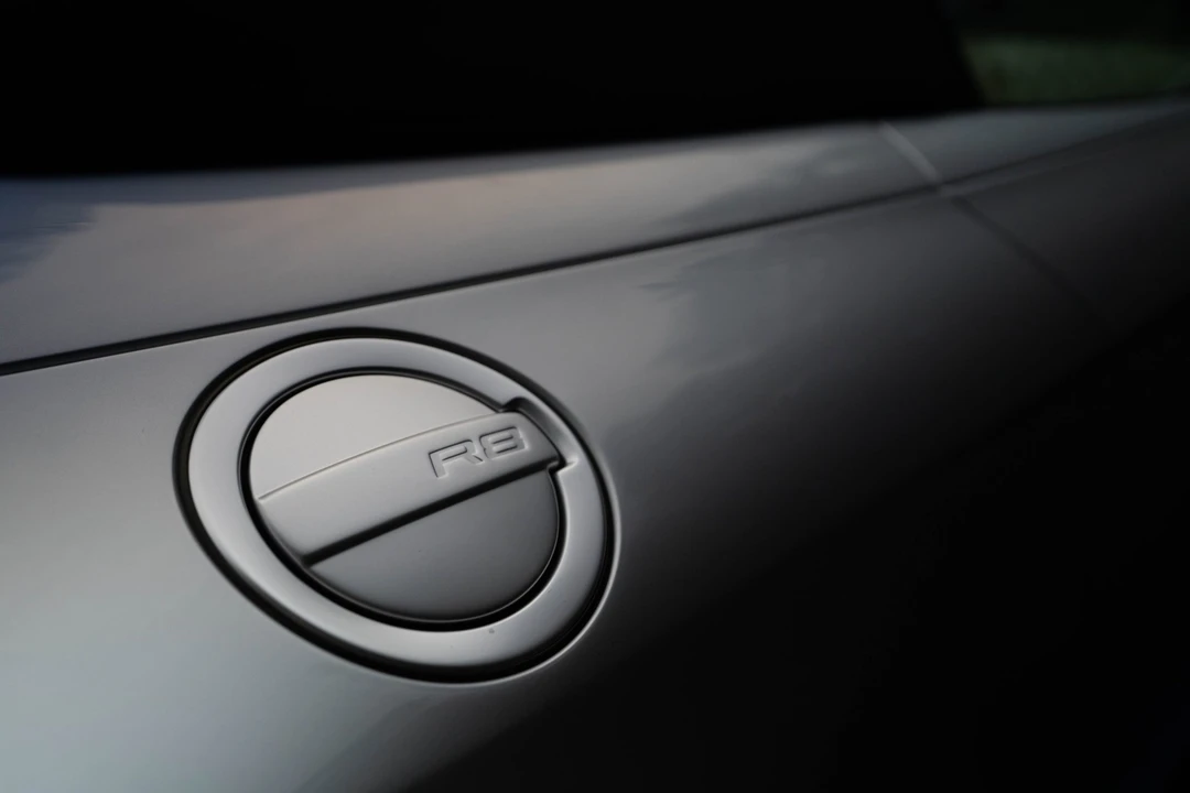 2014 Audi 42 R8 - Image 28 of 31