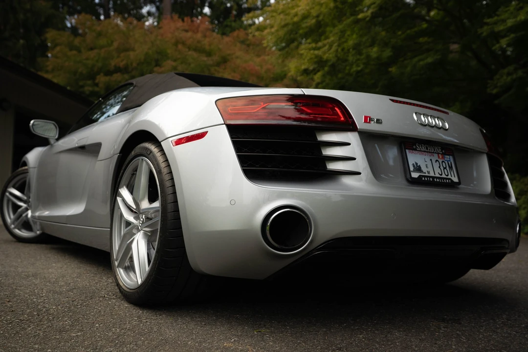 2014 Audi 42 R8 - Image 10 of 31