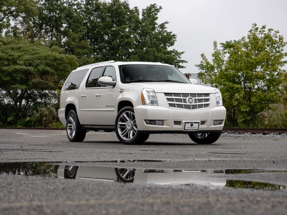 2014 Cadillac Escalade & EXT 3rd Gen - Image 17 of 31