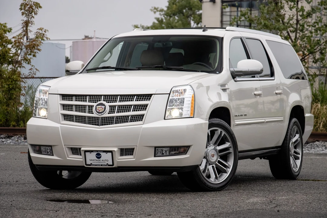 2014 Cadillac Escalade & EXT 3rd Gen - Image 5 of 31