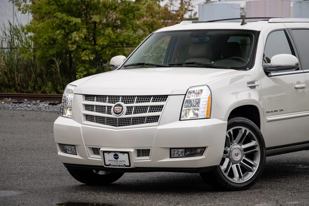 2014 Cadillac Escalade & EXT 3rd Gen - Image 25 of 31