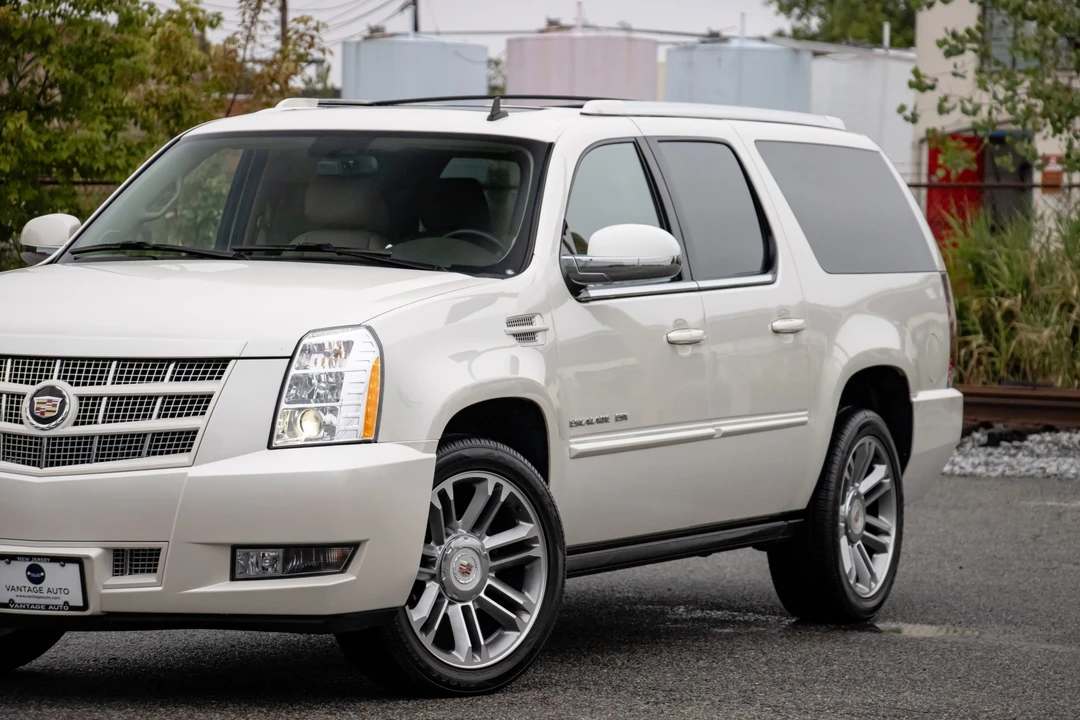 2014 Cadillac Escalade & EXT 3rd Gen - Image 26 of 31