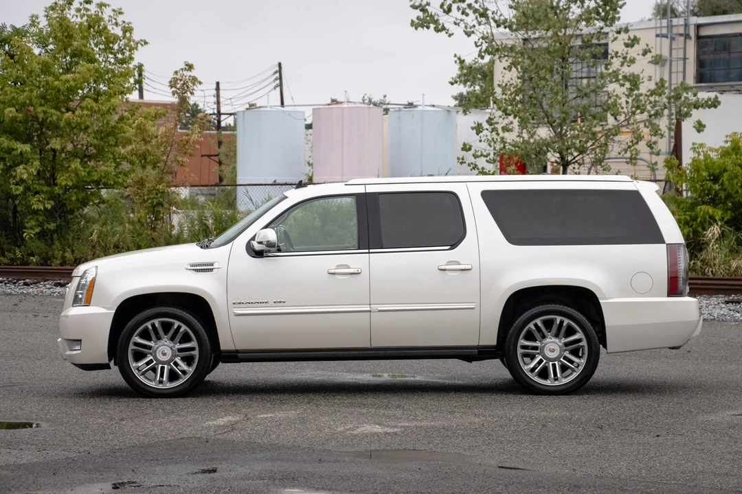 2014 Cadillac Escalade & EXT 3rd Gen - Image 6 of 31