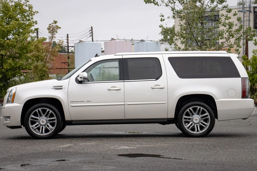 2014 Cadillac Escalade & EXT 3rd Gen - Image 7 of 31