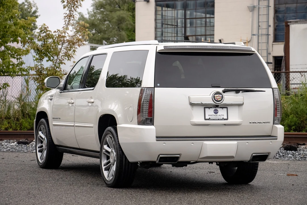 2014 Cadillac Escalade & EXT 3rd Gen - Image 9 of 31