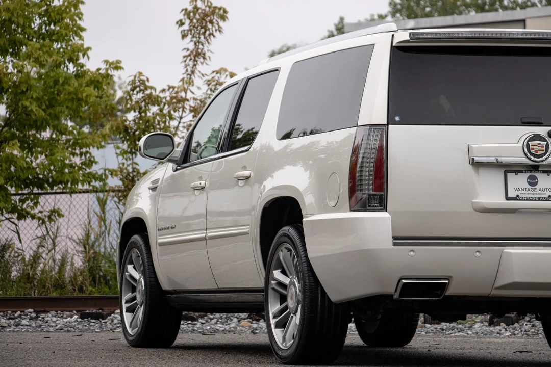 2014 Cadillac Escalade & EXT 3rd Gen - Image 30 of 31