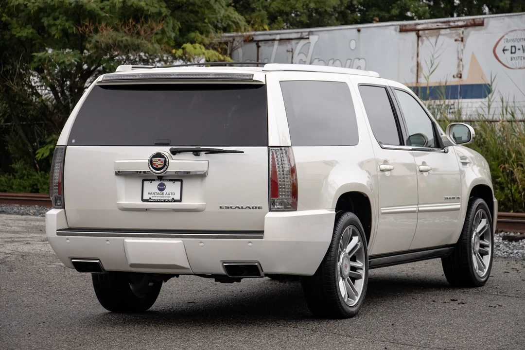 2014 Cadillac Escalade & EXT 3rd Gen - Image 13 of 31