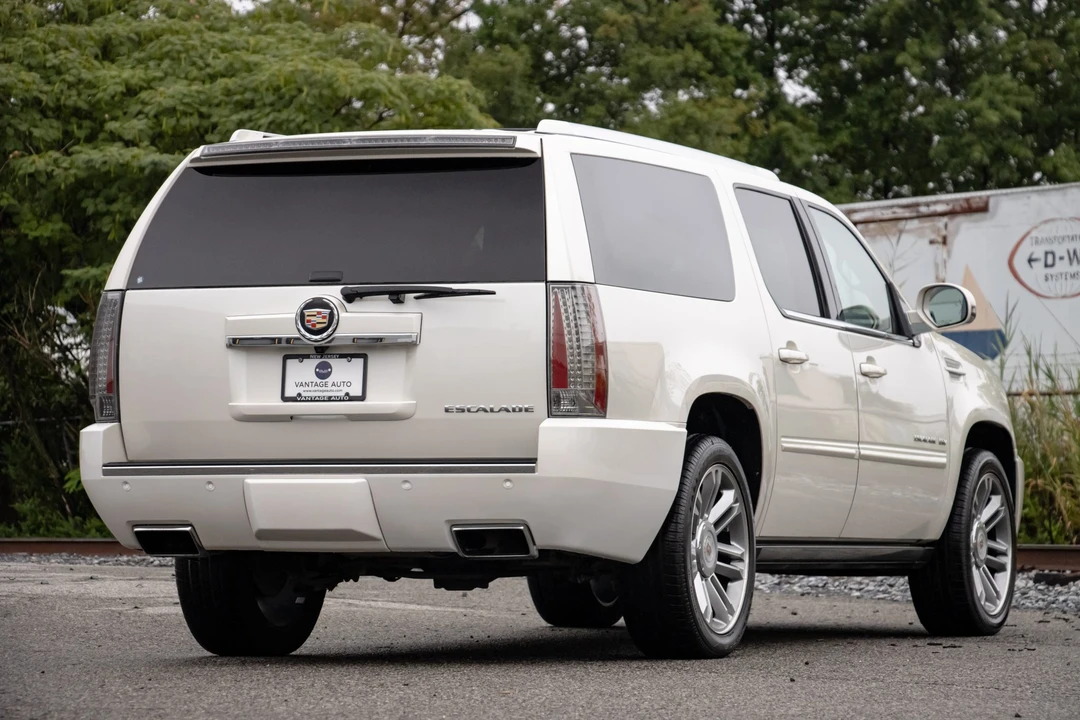 2014 Cadillac Escalade & EXT 3rd Gen - Image 12 of 31