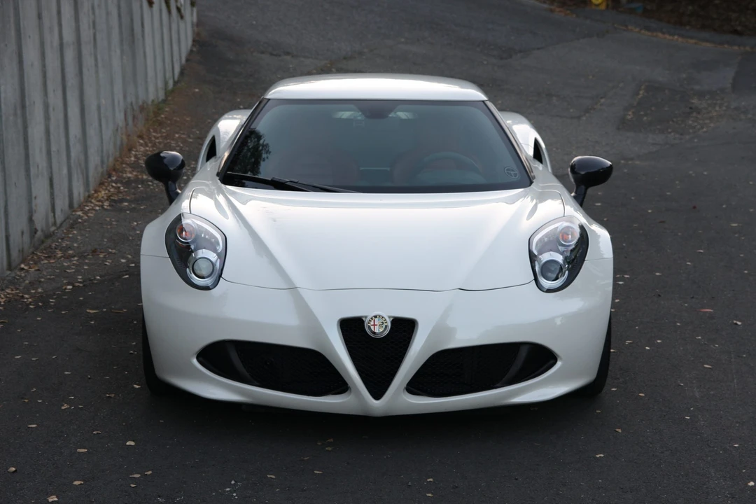 2015 Alfa Romeo 4C Coupe - Image 2 of 31