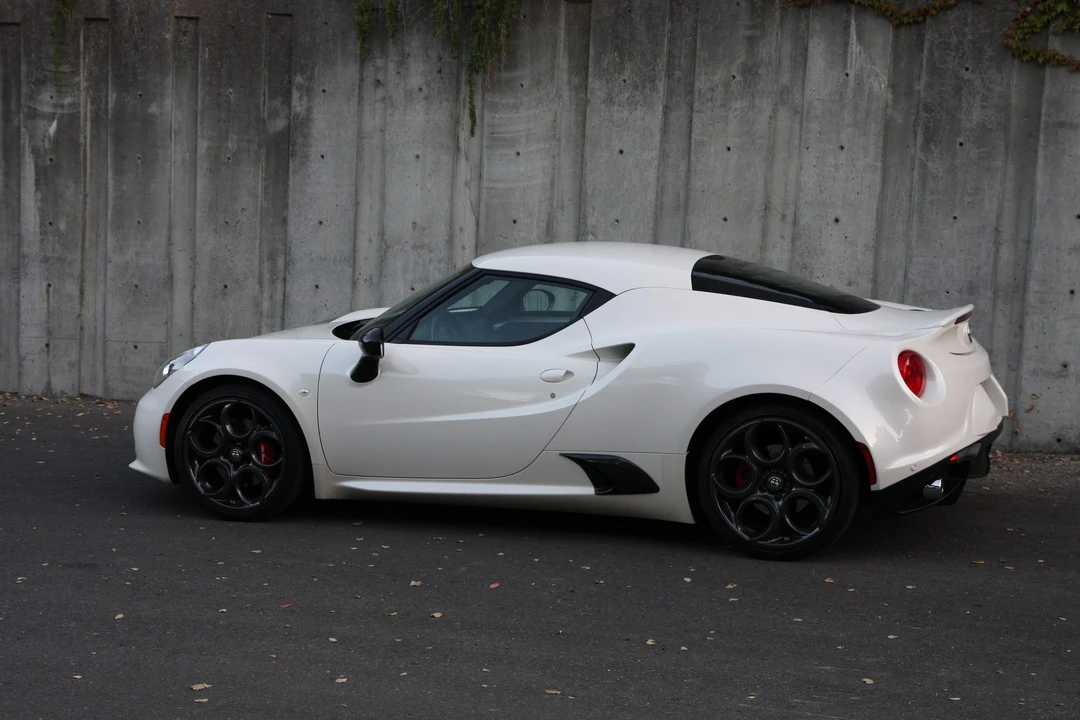 2015 Alfa Romeo 4C Coupe - Image 7 of 31