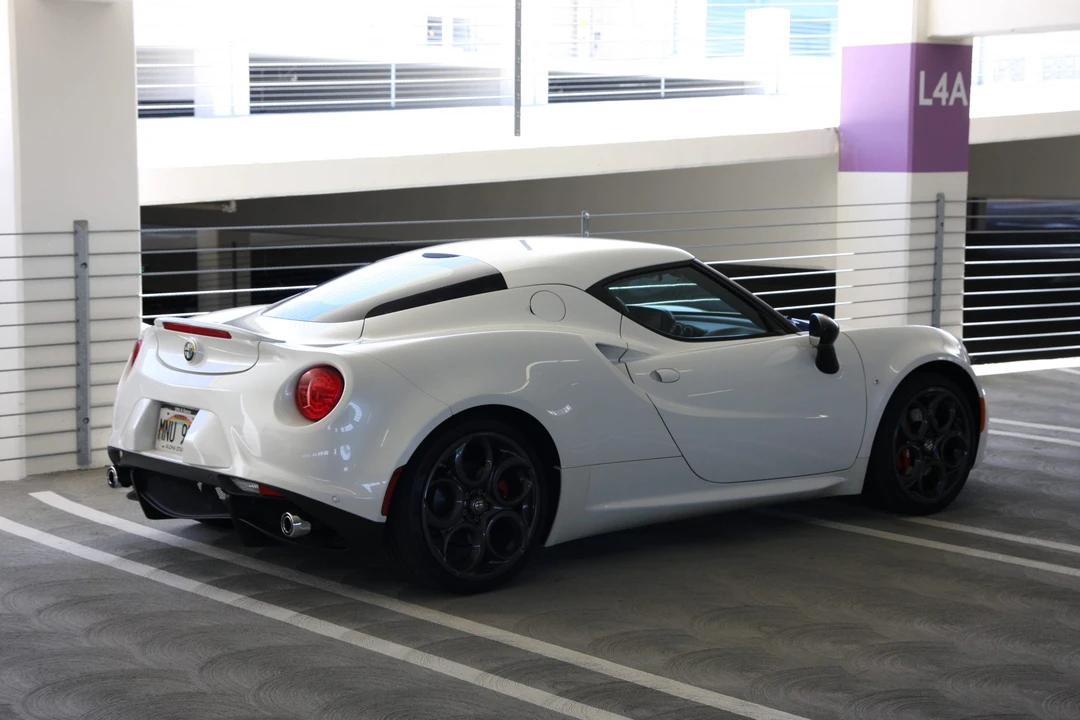 2015 Alfa Romeo 4C Coupe - Image 18 of 31