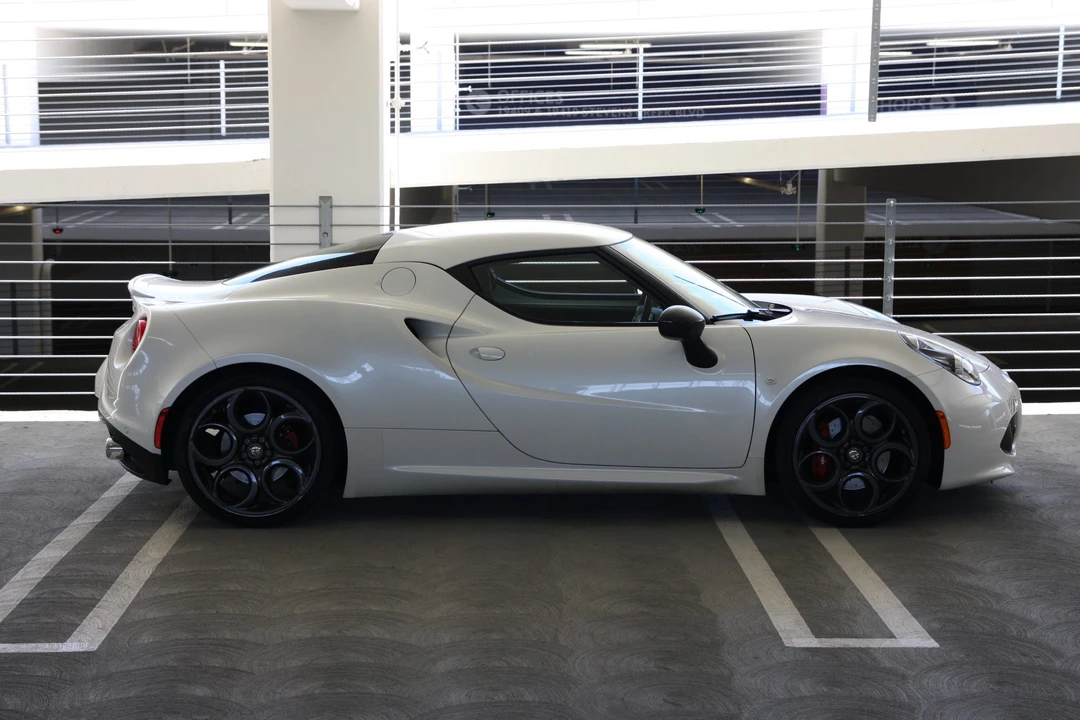 2015 Alfa Romeo 4C Coupe - Image 19 of 31