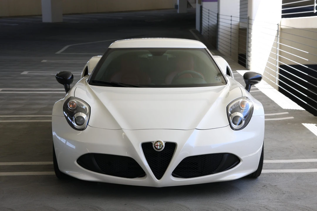 2015 Alfa Romeo 4C Coupe - Image 23 of 31