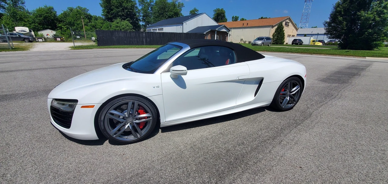 2015 Audi 42 R8 - Image 4 of 31