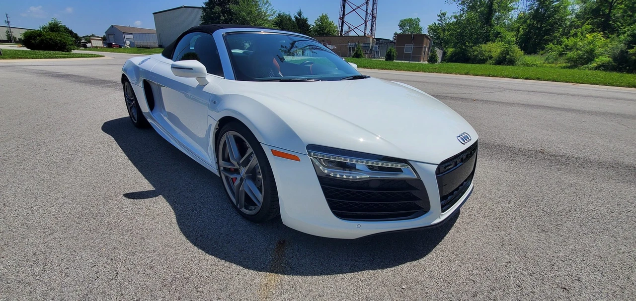 2015 Audi 42 R8 - Image 12 of 31