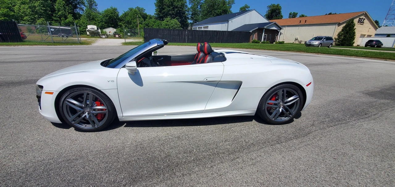 2015 Audi 42 R8 - Image 17 of 31