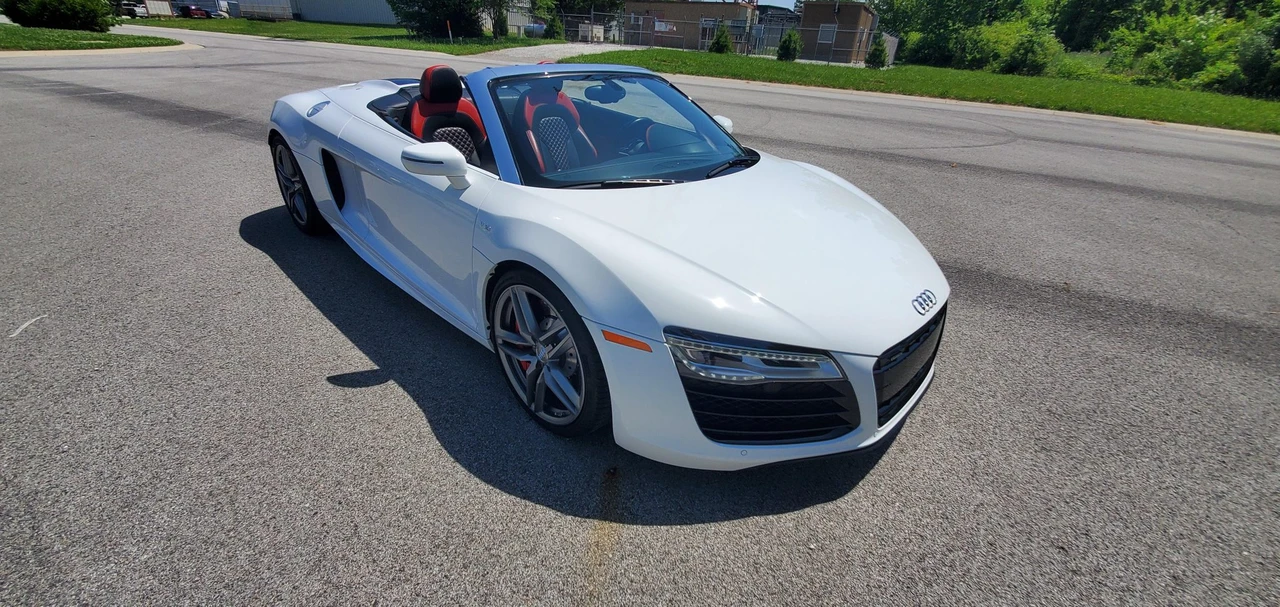 2015 Audi 42 R8 - Image 22 of 31