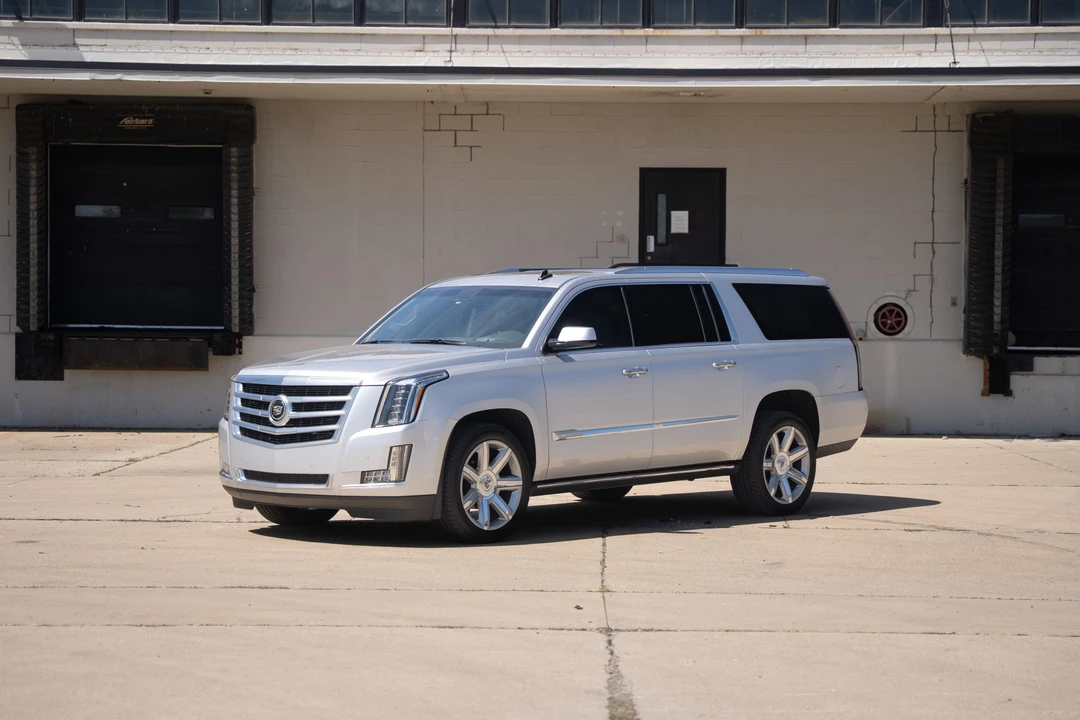 2015 Cadillac Escalade 4th Gen - Image 3 of 31