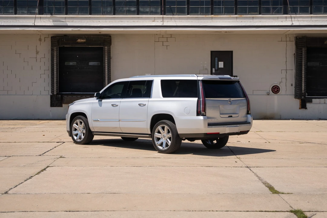 2015 Cadillac Escalade 4th Gen - Image 6 of 31