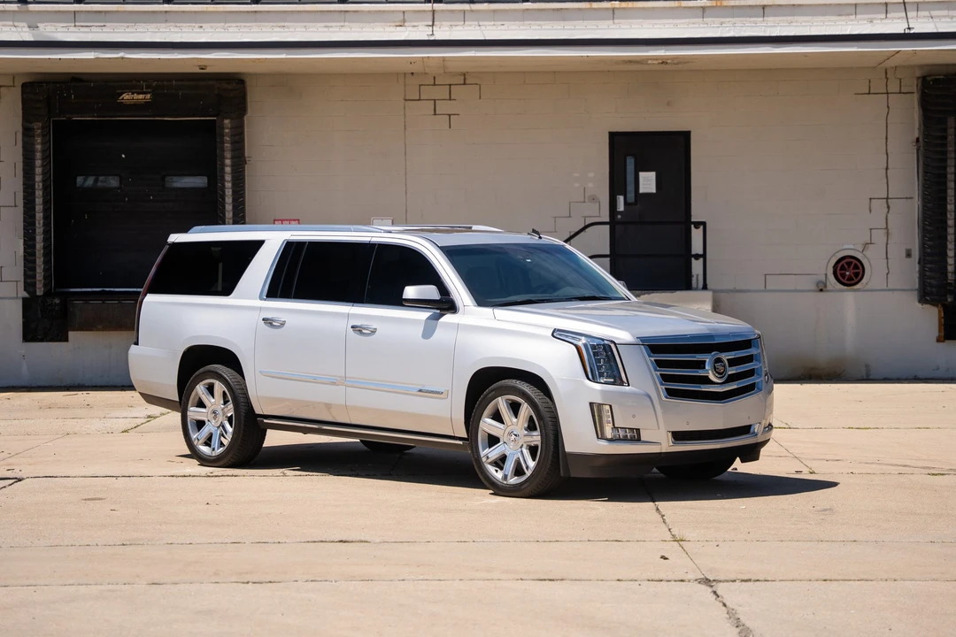 2015 Cadillac Escalade 4th Gen - Image 12 of 31