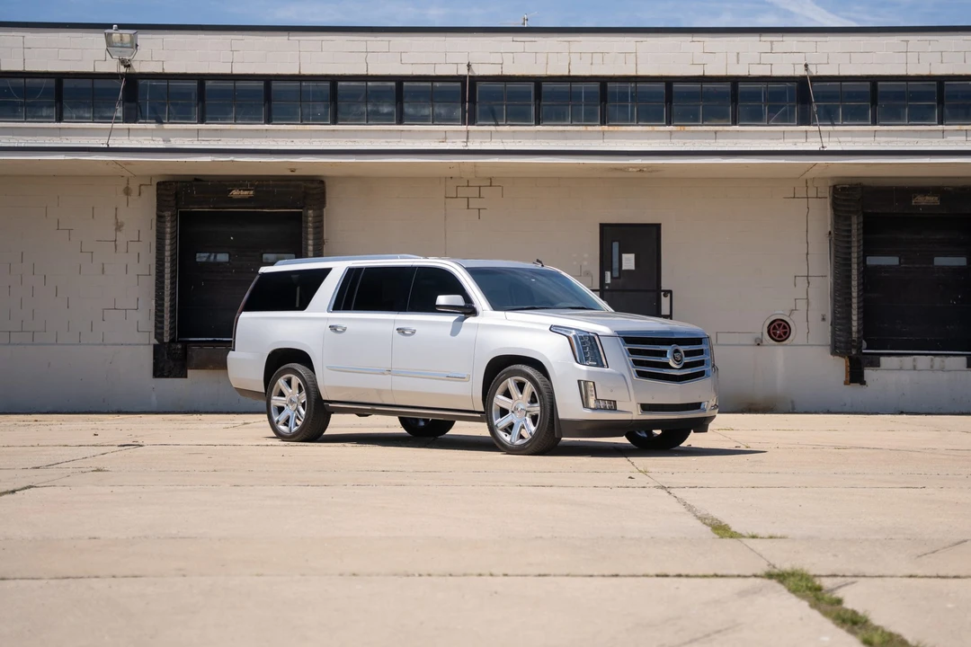 2015 Cadillac Escalade 4th Gen - Image 13 of 31