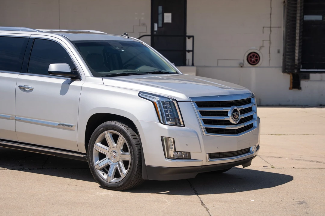 2015 Cadillac Escalade 4th Gen - Image 30 of 31